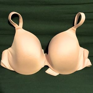 CACIQUE- T-SHIRT BRA- 44C. CONVERTIBLE BACK STRAPS